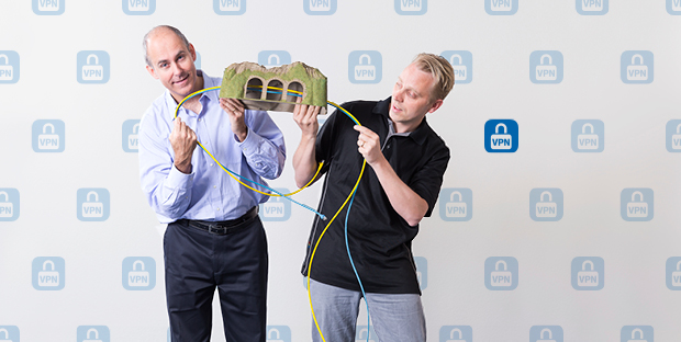 Armin Wittmann, Head of ICT Networks, and Robin Hansemann (from the left), both ITS NET, have a secure connection to the ETH network via the VPN tunnel.