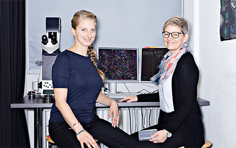Melanie Fischer (à g.) et la prof. Kristin Schirmer. (Photo: Conseil des EPF)