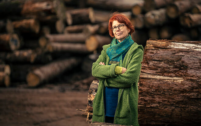  Astrid Björnsen, scientist at WSL, who led the joint Energy Change Impact research programme of WSL and Eawag. (©Kellenberger Kaminsiki Photographie) 