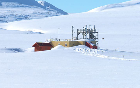 Die Forschungsstation Alert in Kanada ist einer der Standorte, an denen Daten für die Untersuchung von Aerosolen in der Arktis gesammelt wurden. (Foto: Andrew Platt) 