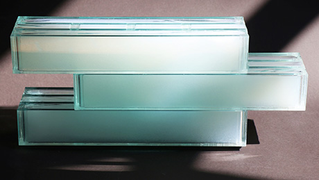  Aerogel glass bricks are thermally insulating and translucent, but still not transparant thus providing privacy. (Image: Empa) 