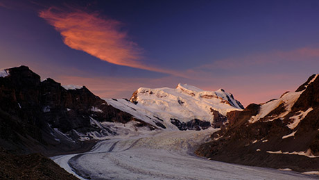  Corbassière glacier at Grand Combin in the canton of Valais. (Photo: Adobe Stock) 