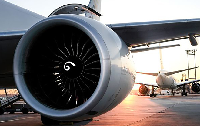 A passenger aircraft burns around 3.5 litres of aviation fuel per person per 100 kilometres. (Image: Adobe Stock) 