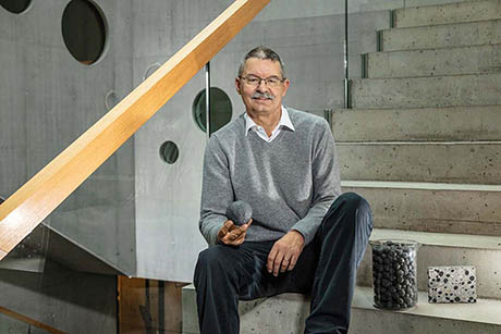 Peter Richner, Deputy Director of Empa and Co-Head of the Sustainable Construction research focus area. (Photo: Kellenberger Photographie)