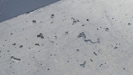  When cement is mixed with water, sand and gravel, it becomes concrete – the most widely used building material in the world. However, the production of cement releases large amounts of carbon dioxide. © Paul Scherrer Institute PSI/Markus Fischer 
